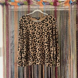 Cheetah print sweater 🐆
